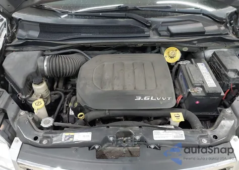 2015 Chrysler Town & Country Touring z USA, uszkodzony, nr VIN 2C4RC1BG2FR756166